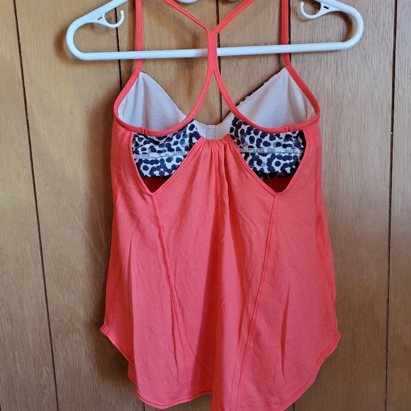 Lululemon Rollout Workout Tank - Picture 2 of 6